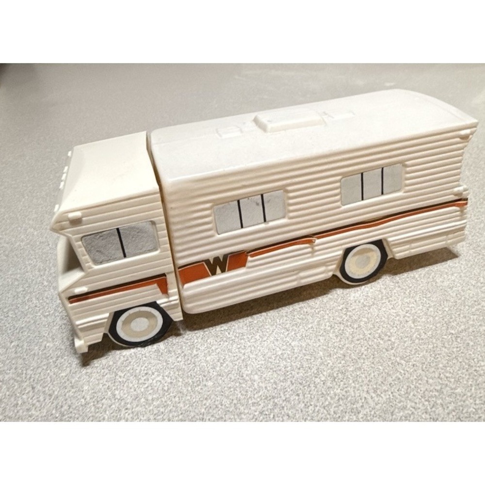 VTG Avon 1970's Winnebago MotorHome Wild Country After Shave 5oz Full